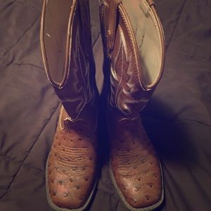 Girl’s Size 2 Roper boots